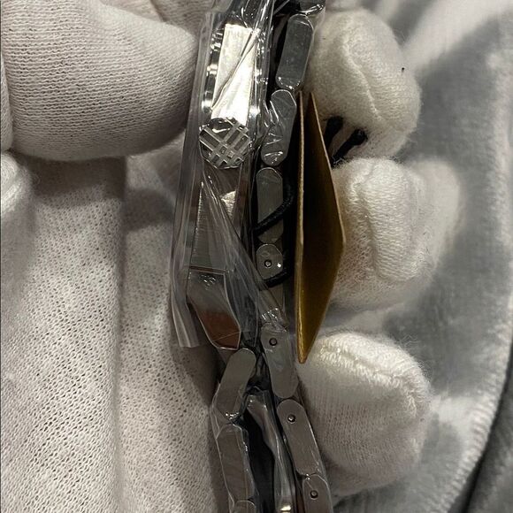 NIB Black Check Burberry Watch - Picture 5 of 10